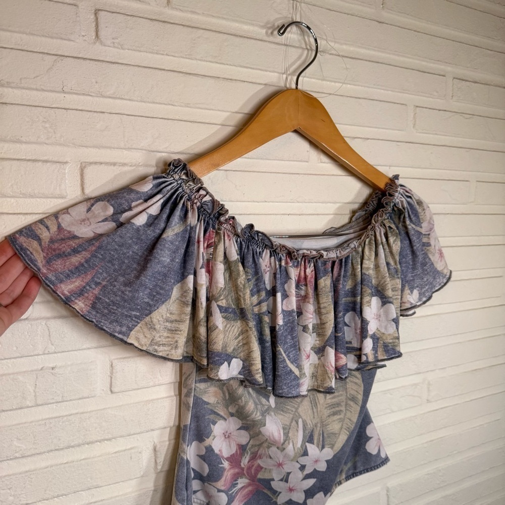 Chaser Blue Vintage Floral Off-Shoulder Bodysuit, Women’s Size Small - Picture 2 of 8